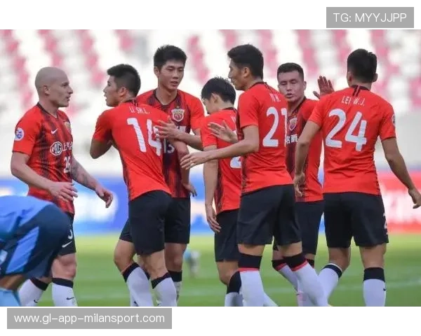 上港中锋位置成冬窗重中之重,球迷列出候选名单 上港中锋位置成冬窗重中之重,球迷列出候选名单