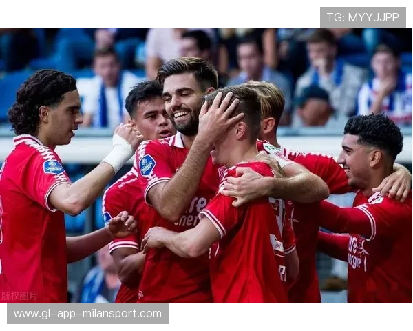 汉堡锋线训练积极具抢分潜力，开启足球新纪元