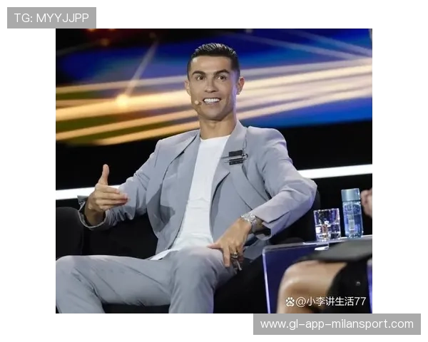 C罗带球队参观孤儿院，公益行动获高度评价