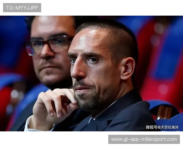 C罗被目击加入慈善拍卖活动，多件私物捐出