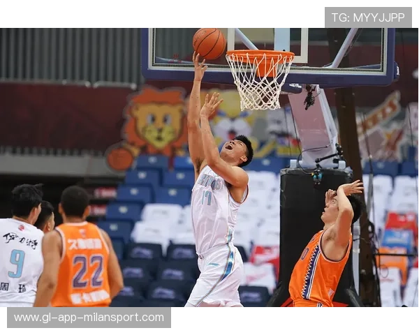 NBL男篮后卫急停三分准星火热:训练室到赛场的极致爆发 NBL男篮后卫急停三分准星火热:训练室到赛场的极致爆发