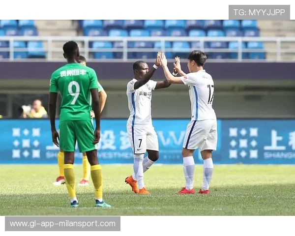 北京国安高速推进反击，法比奥禁区推射完成梅开二度